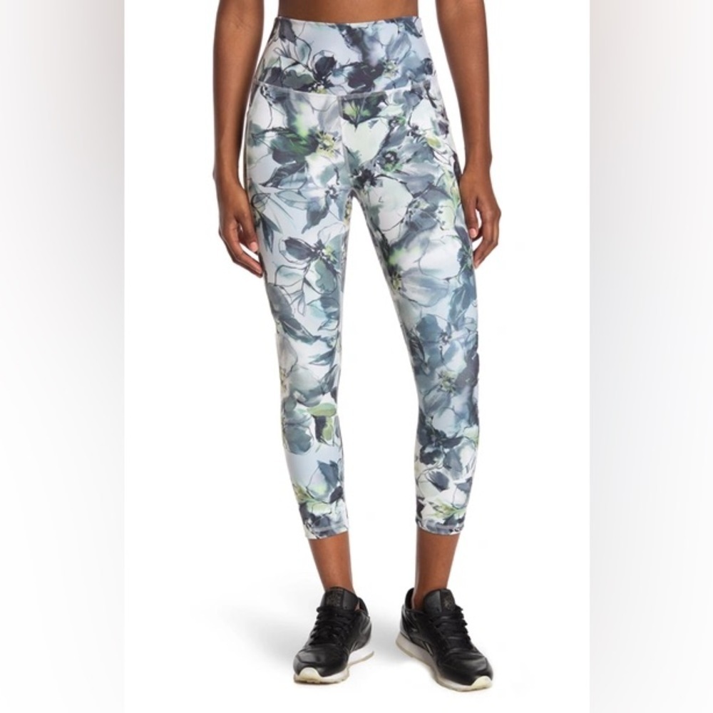 RBX Printed Cropped Leggings In A Wild Garden